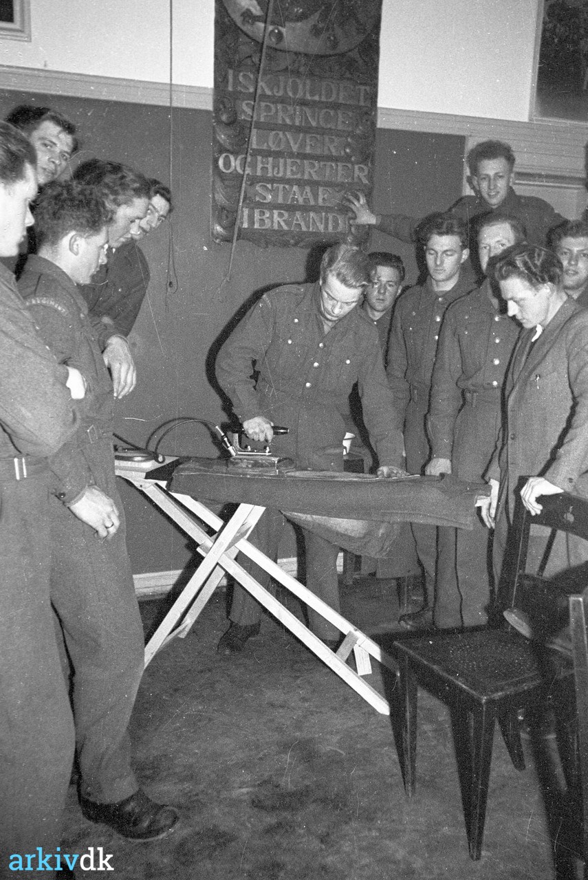 vejr Kemi pisk arkiv.dk | Presning af bukser på soldaterhjemmet Dannevirke 1949