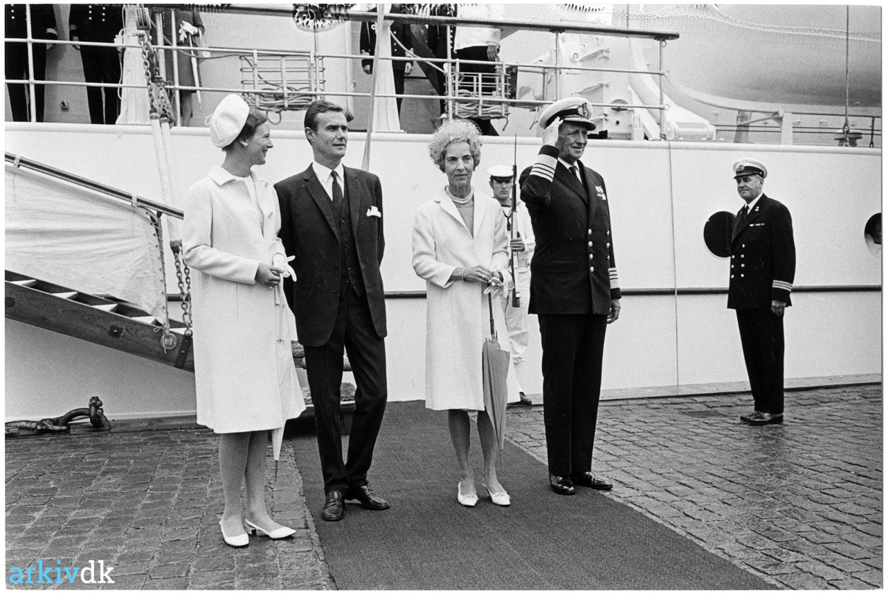 arkiv.dk | Kongeparret Kong og dronning besøger Odense, 1967
