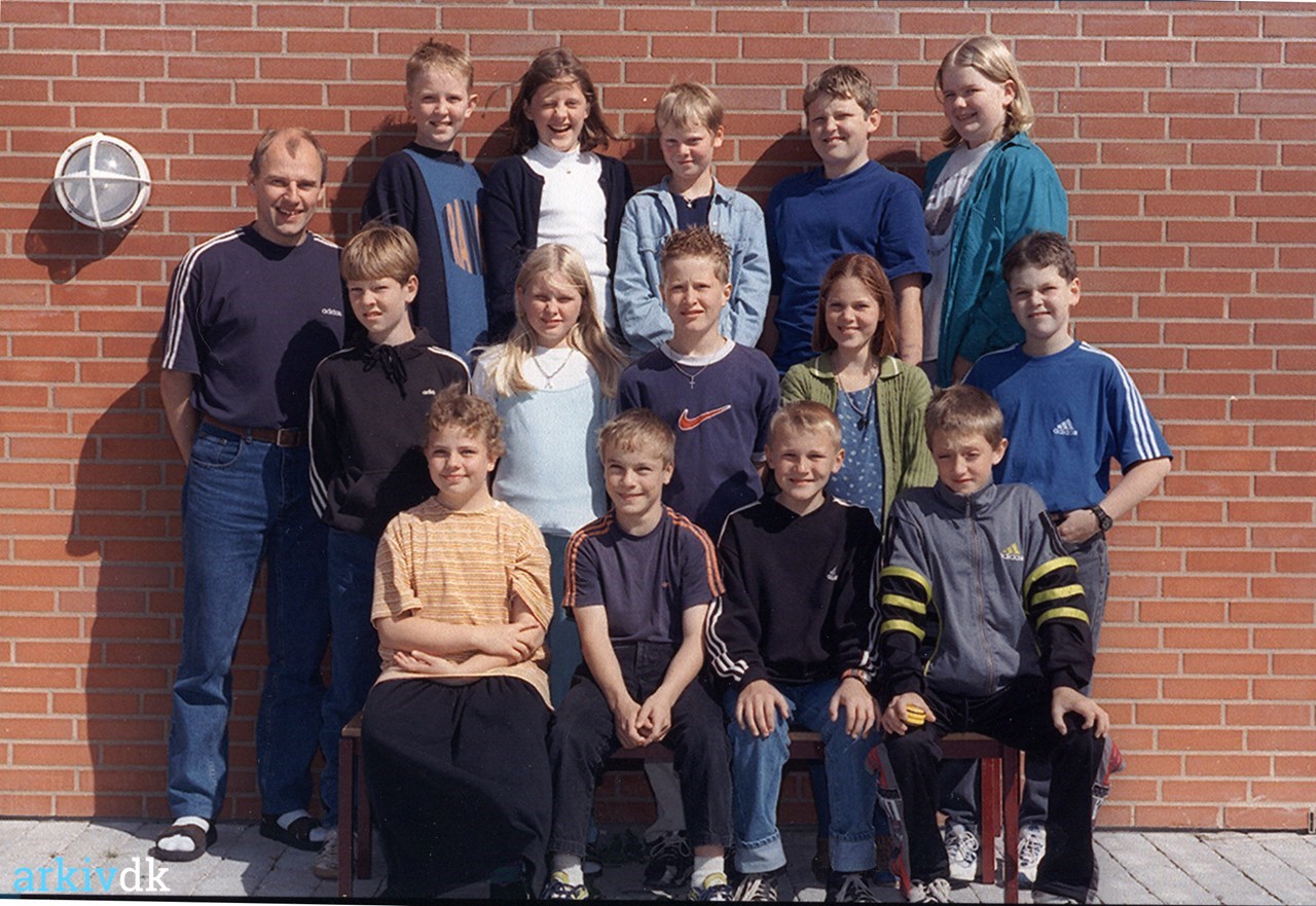 Arkivdk Elever Bøvling Skole 1998 99 6 Kl 