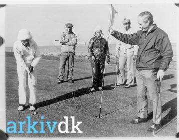 arkiv.dk | Holbæk Golfklub indledte sæsonen med åbningsturnering på Fra venstre Randi Jørgensen, Jørgen Thorhauge, Else Monrad, Ib Ballegård og Andreas Axelsen.