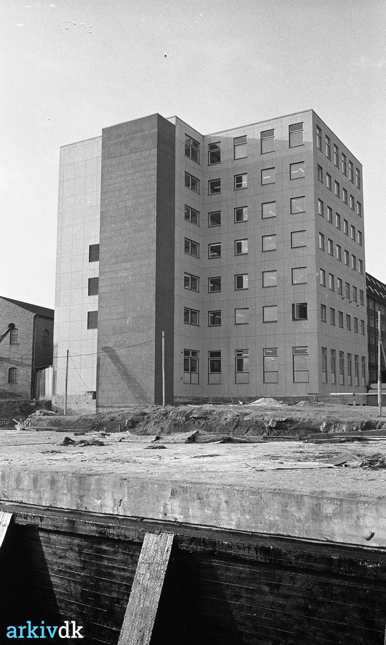 melodrama Sæt tøj væk enkelt gang arkiv.dk | Odense Skotøjsfabrik flyttet ind i Tigergården, jan. 1962
