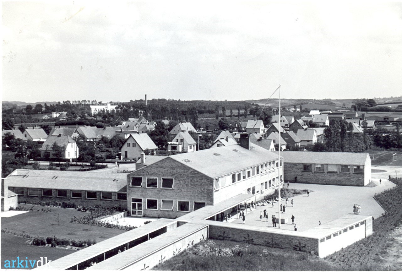 arkiv.dk Haarby Folke og Realskole ca.1952