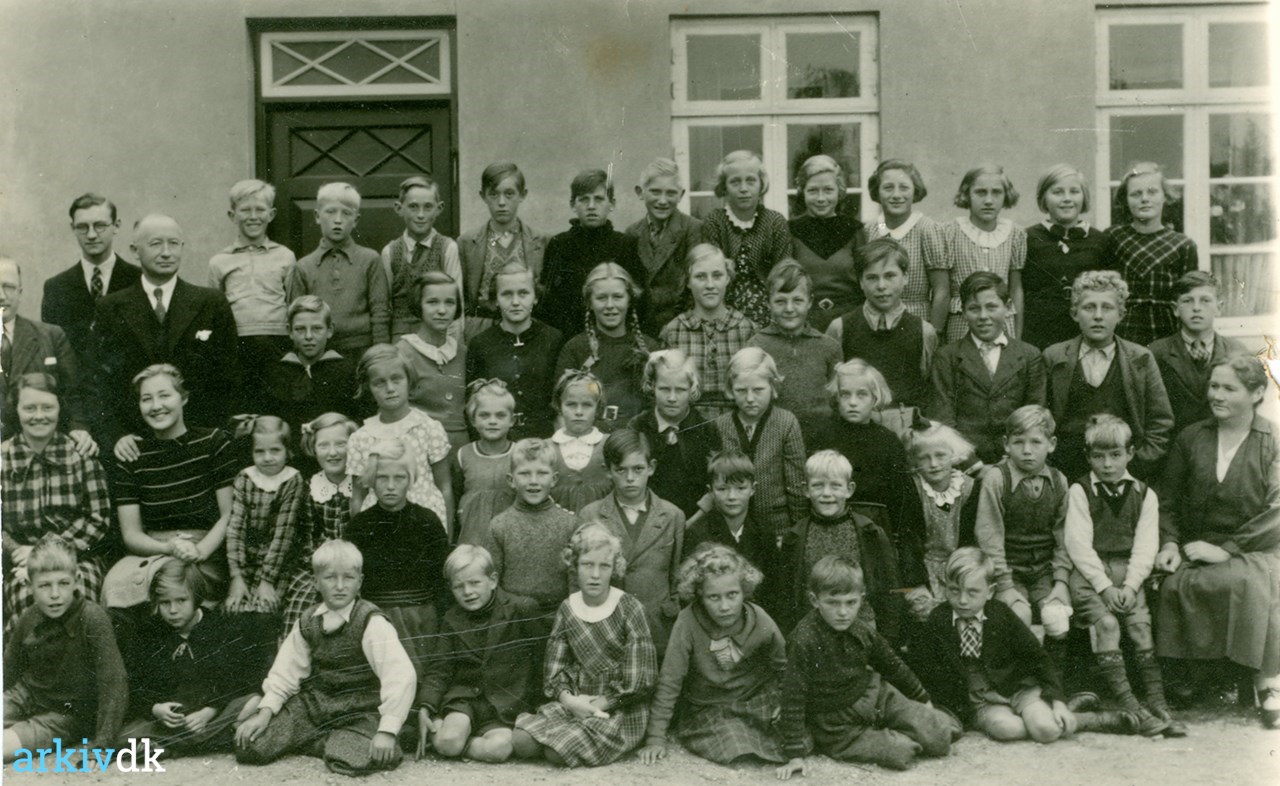 arkiv.dk | Skole, klassefoto 1940, Hundige. Gruppefoto