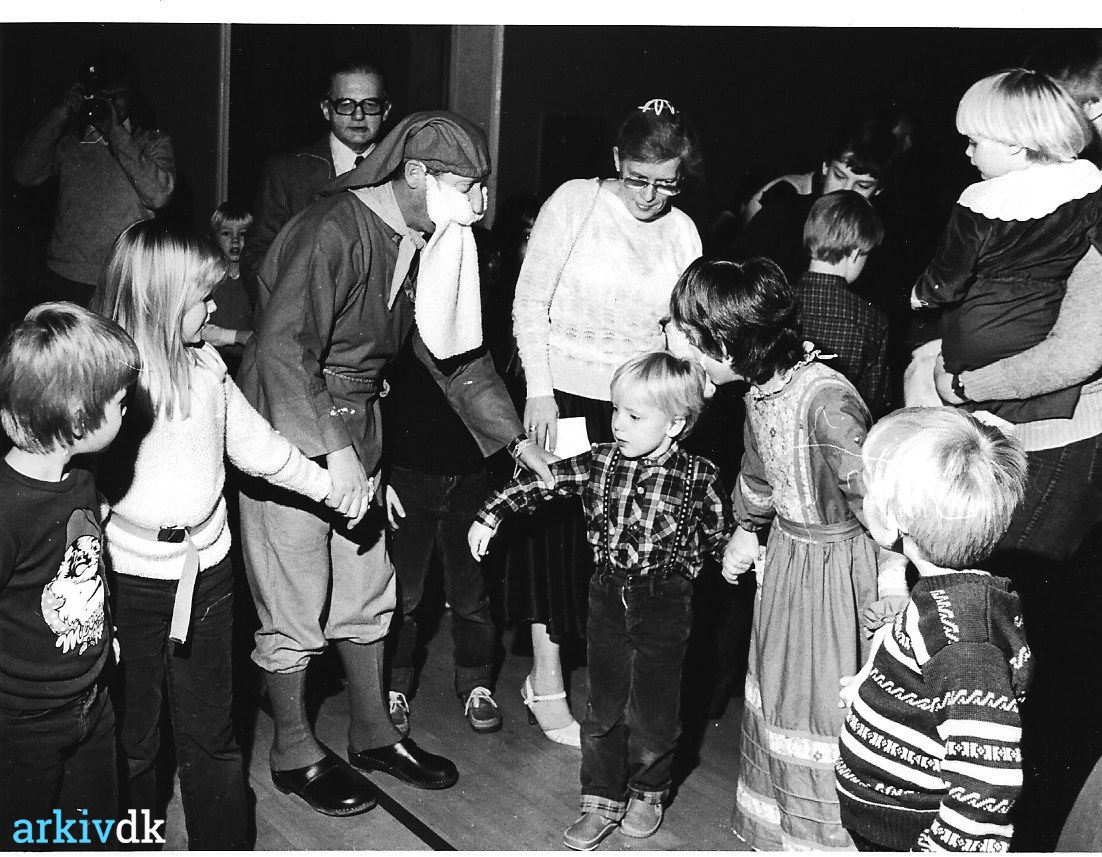 Arkivdk Juletræsfest På Raklev Skole 