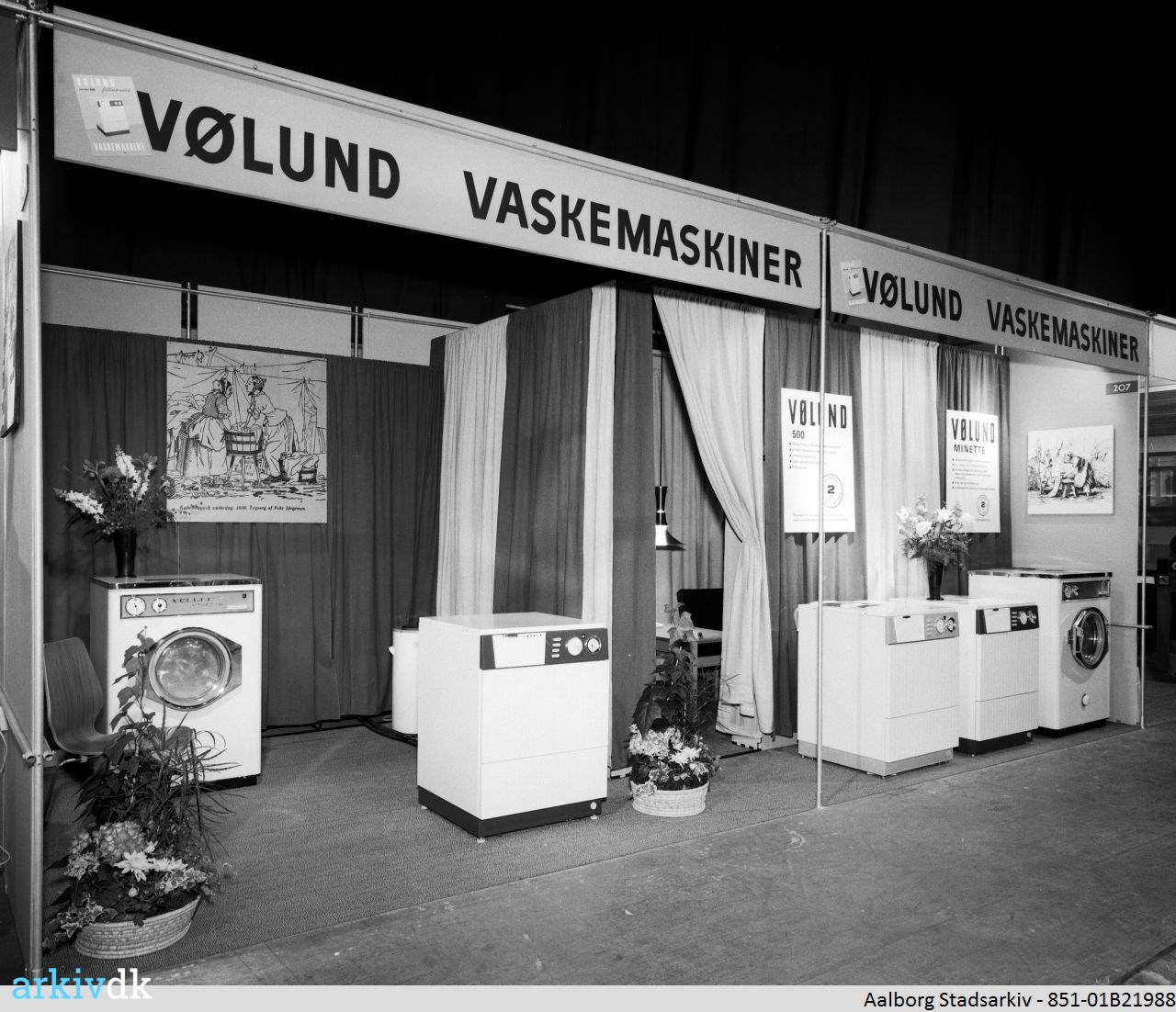 nåde Høne han arkiv.dk | Scanfair udstilling i Aalborghallen, Vølund Vaskemaskiner 1965