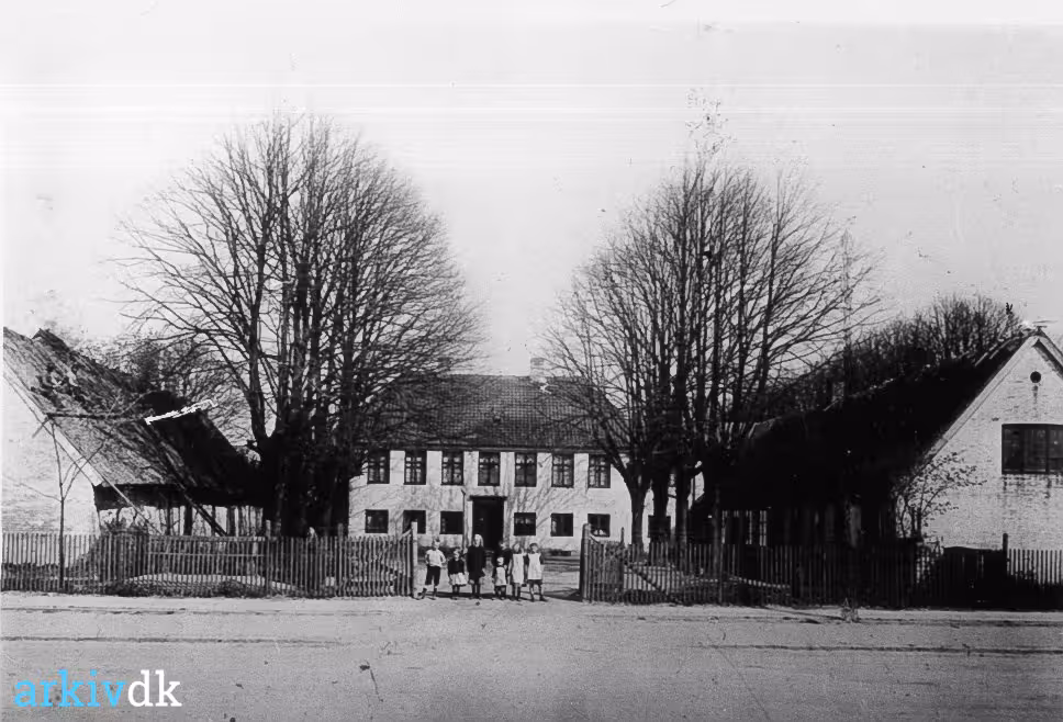 arkiv.dk | Lundegård. Hovedbygning og avlsbygninger.