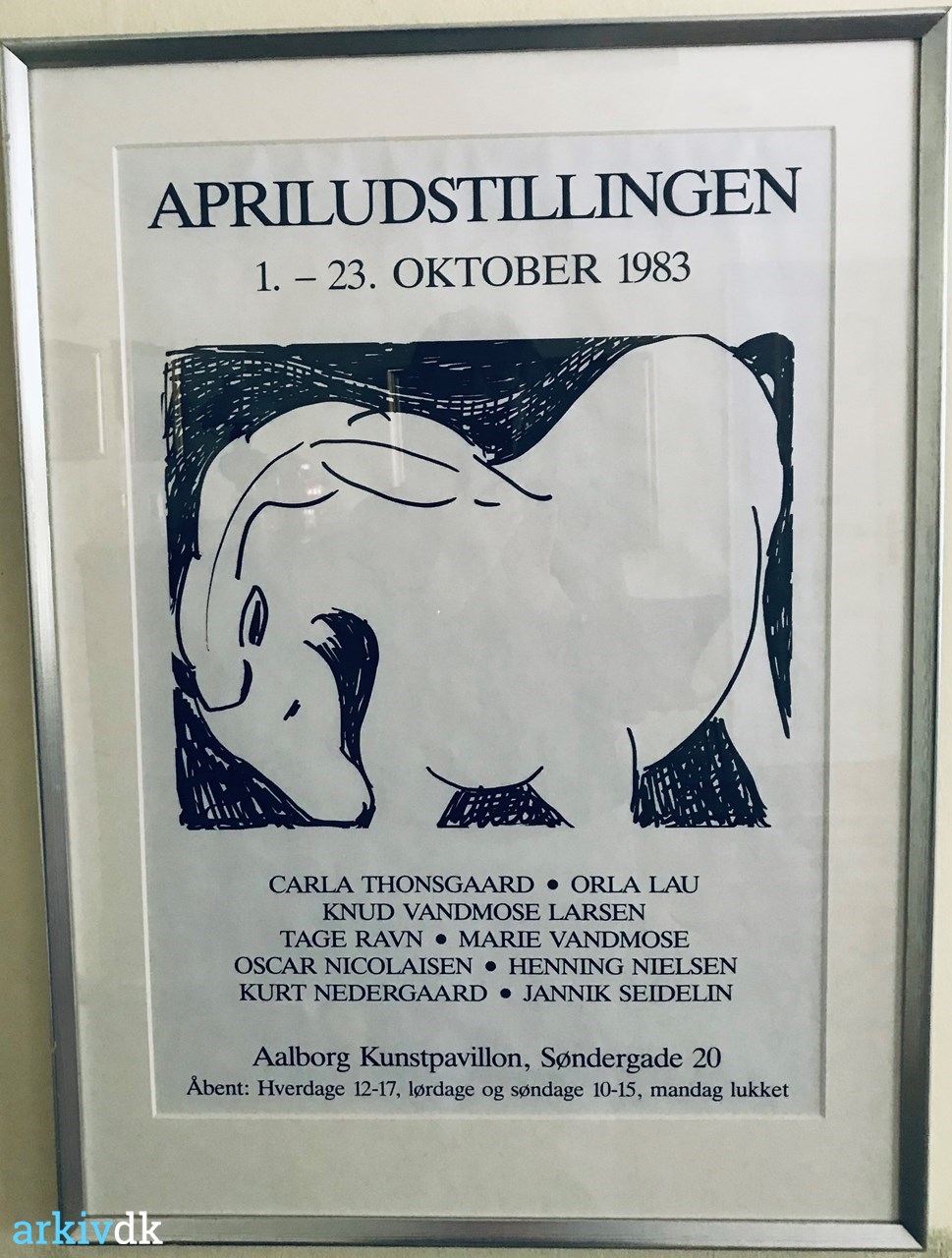arkiv.dk | Plakat Apriludstillingen 1. - 23. oktober 1983 på Aalborg Kunstpavillon, Søndergade 20, Aalborg