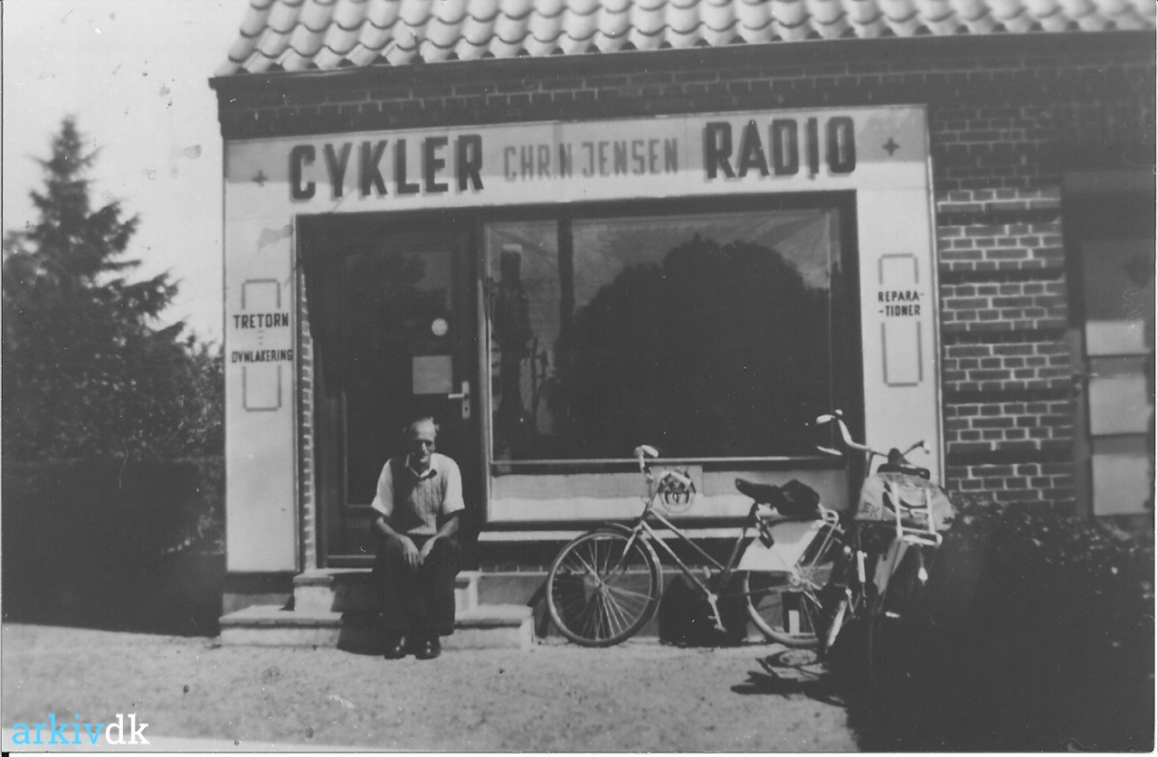 arkiv.dk | Christian cykel- og radioforretning