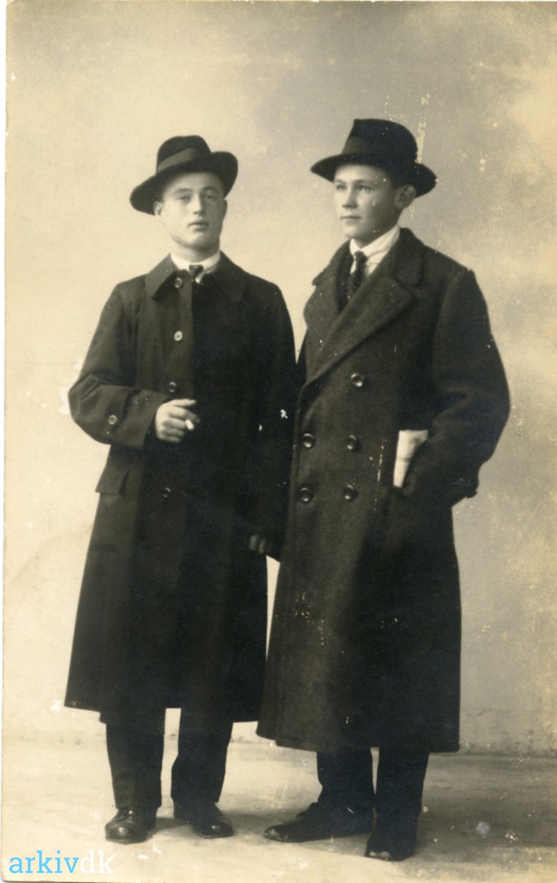 arkiv.dk Lars Peter Nielsen og Karl Ejnar Karlsen ca. 1921 - Postkort