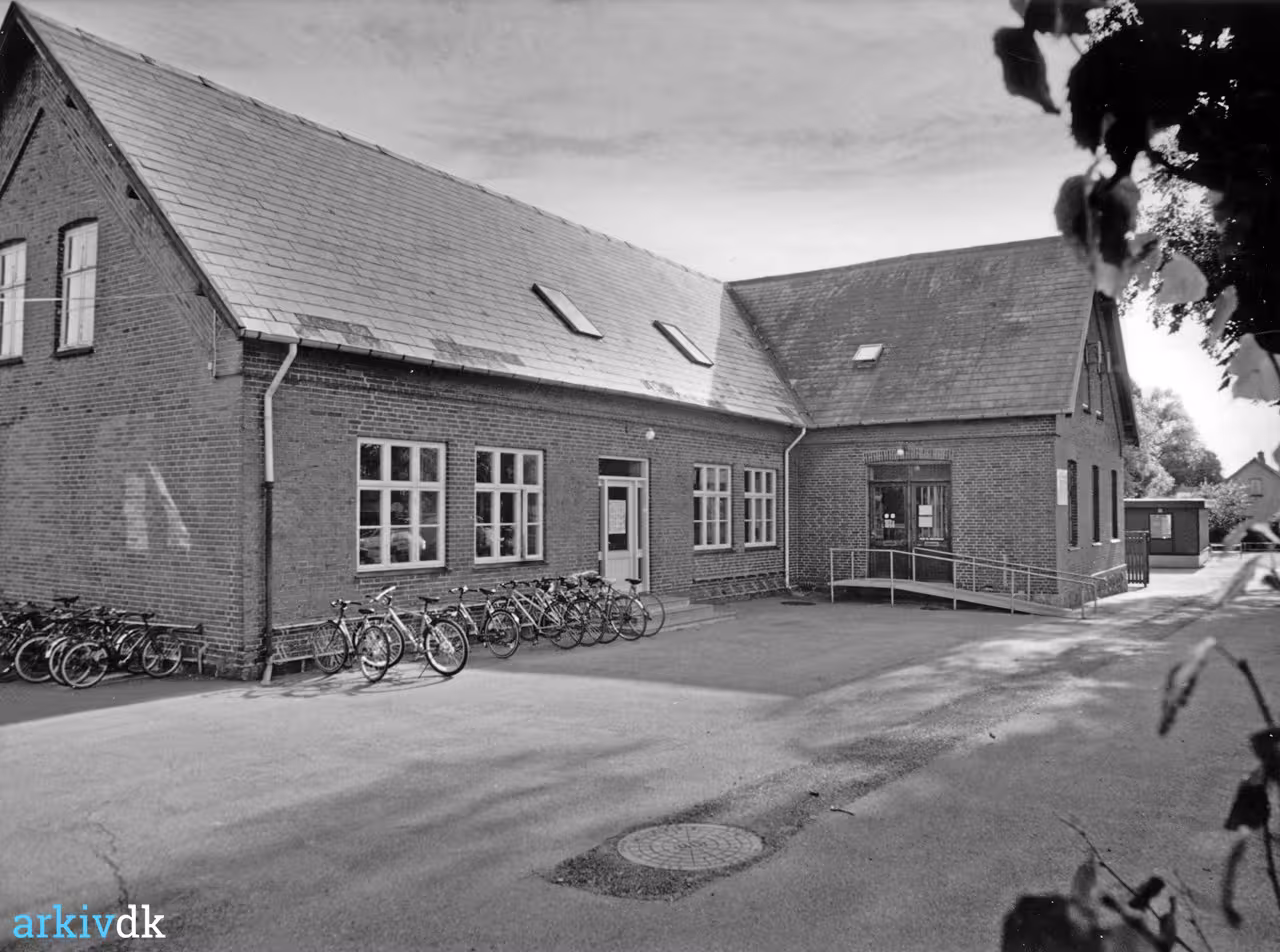 arkiv.dk | Hvalsø Bibliotek. Skolevej 12, Hvalsø