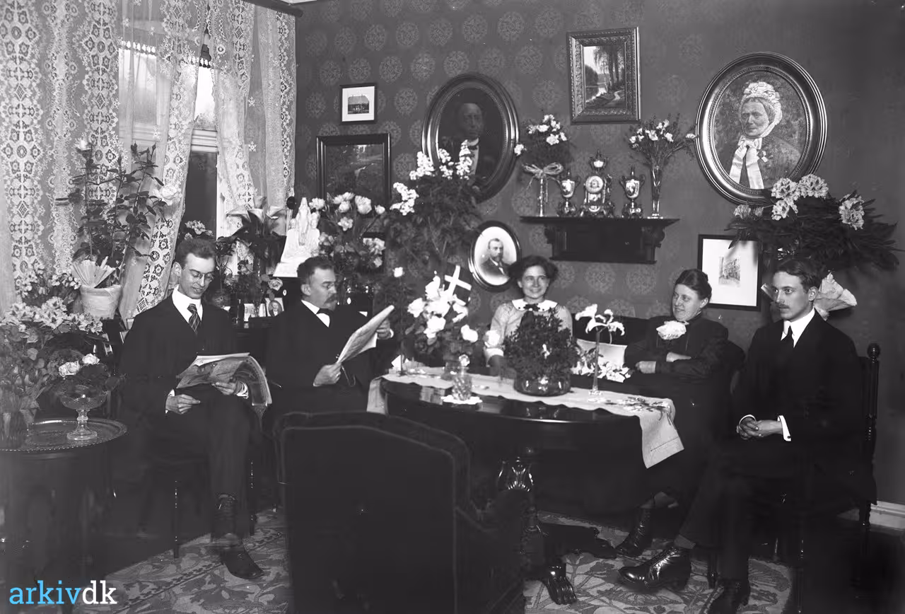 arkiv.dk Familien Askov i hjemmet, Havnegade 3, Vejle, 1913