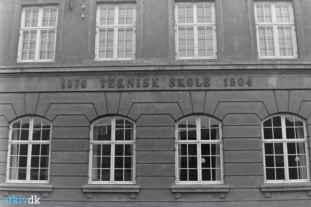 arkiv-dk-herning-tekniske-skole-herning-by-og-herredsret-i-nygade