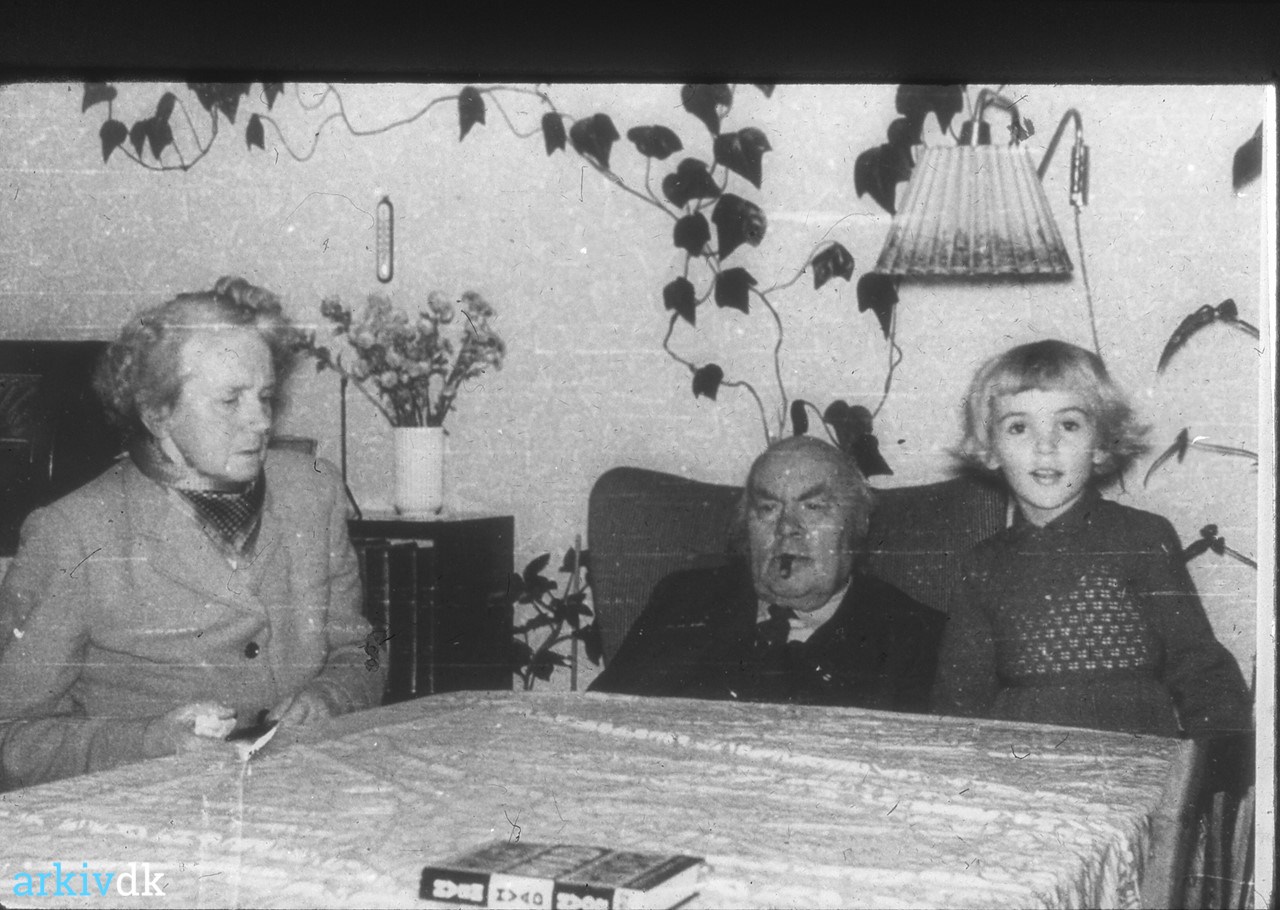 arkiv.dk Lars med hustru og barnebarnet Birgit